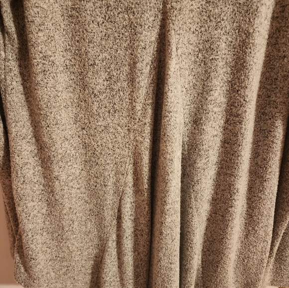 Sweater - Picture 6 of 7